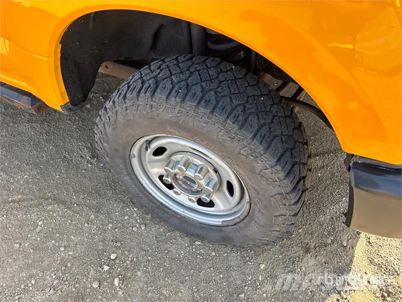 Ford F-250 Kamioni sa otvorenim sandukom