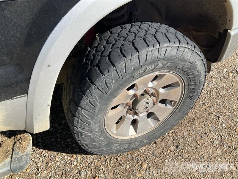 Ford F-250 Вантажівки-платформи/бокове розвантаження