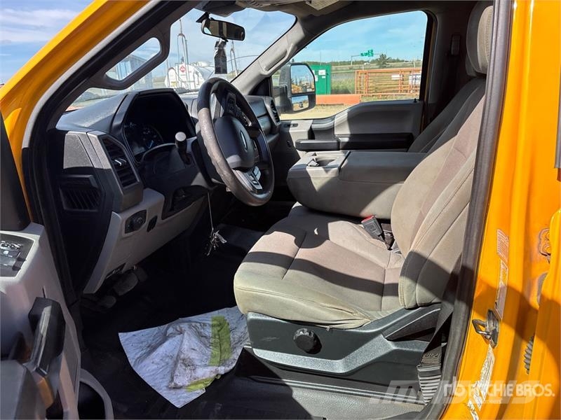 Ford F-250 Kamioni sa otvorenim sandukom