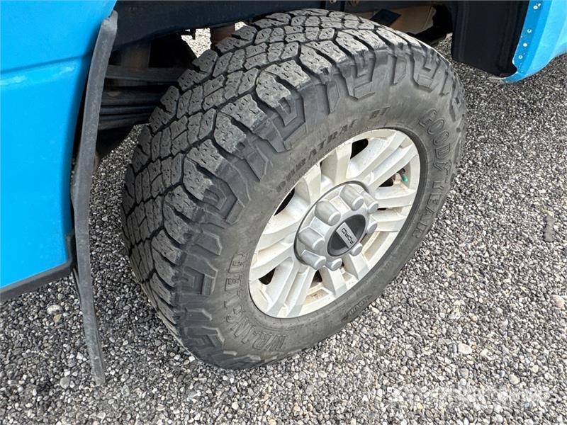 Ford F-250 4x4 Crew Cab Pickup Ostalo
