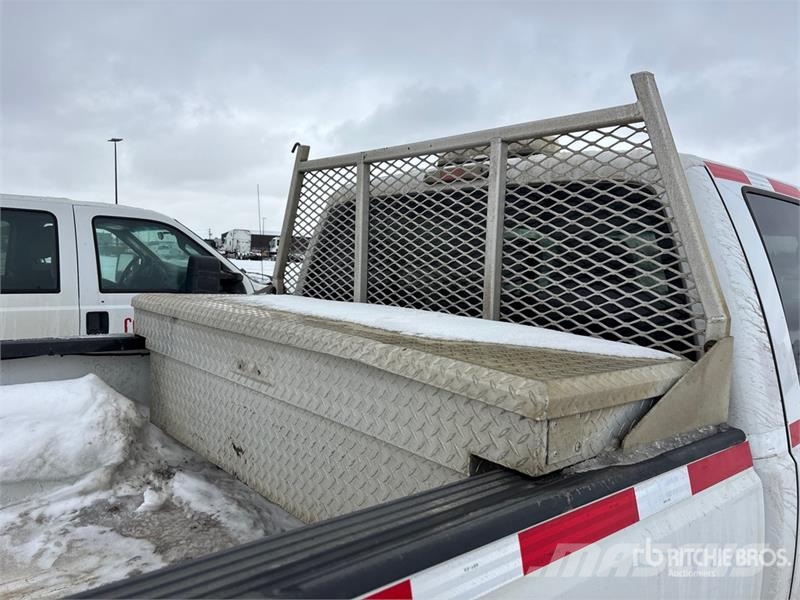 Ford F-250 4x4 Crew Cab Pickup Ostalo