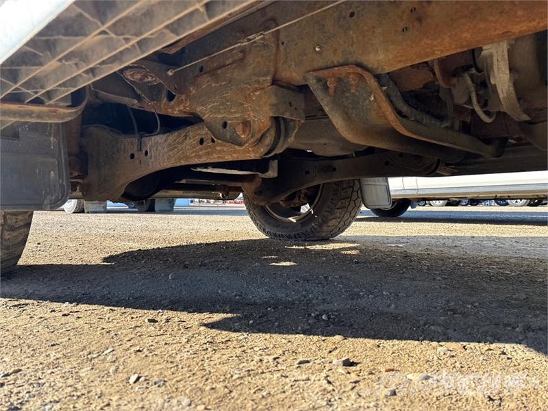 Ford F-250 4x4 Crew Cab Pickup Egyéb