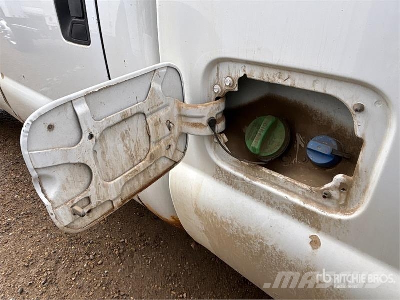 Ford F-250 4x4 Crew Cab Pickup Прочие фургоны