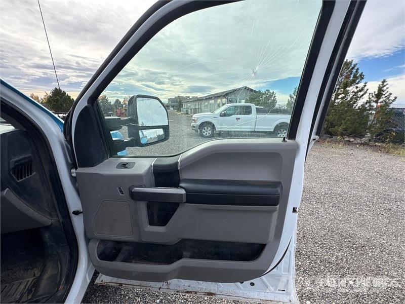 Ford F-250 4x4 Crew Cab Pickup Ostalo