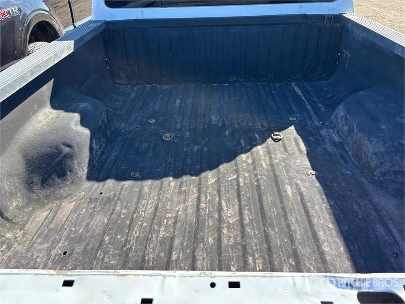 Ford F-250 4x4 Crew Cab Pickup Kita