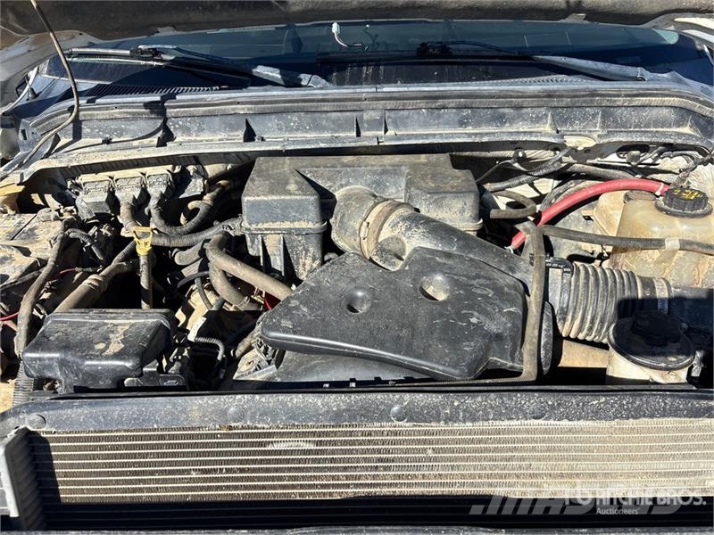 Ford F-250 4x4 Crew Cab Pickup Kita