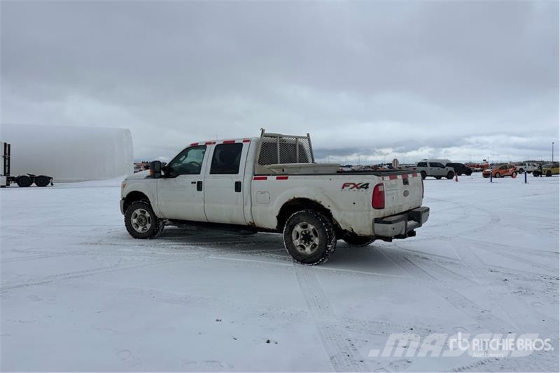 Ford F-250 4x4 Crew Cab Pickup Ostalo