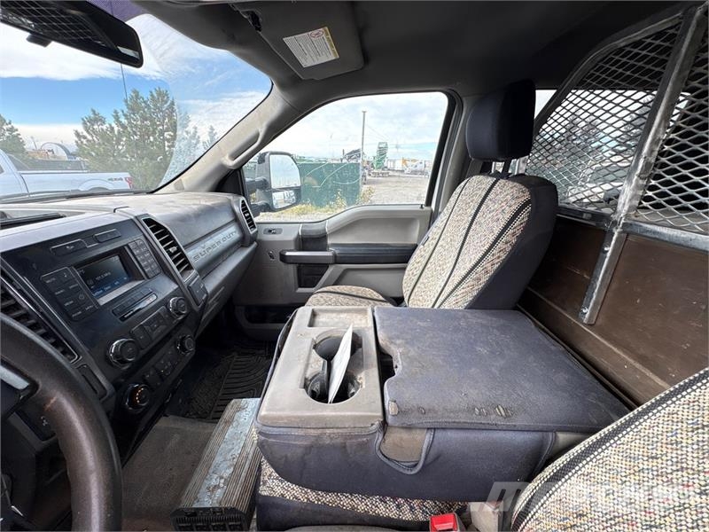Ford F-250 4x4 Crew Cab Pickup Ostalo