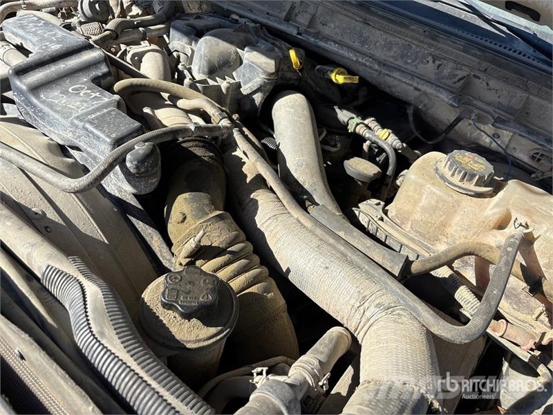 Ford F-250 4x4 Crew Cab Pickup Egyéb