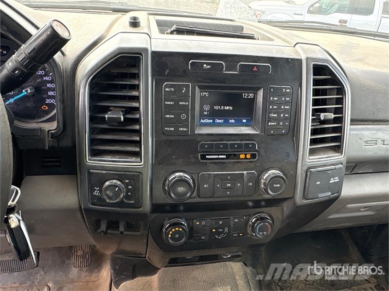 Ford F-250 4x4 Crew Cab Pickup Ostalo