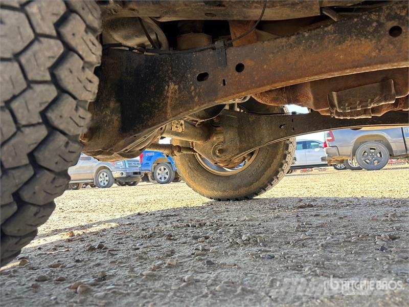 Ford F-250 4x4 Crew Cab Pickup Kita
