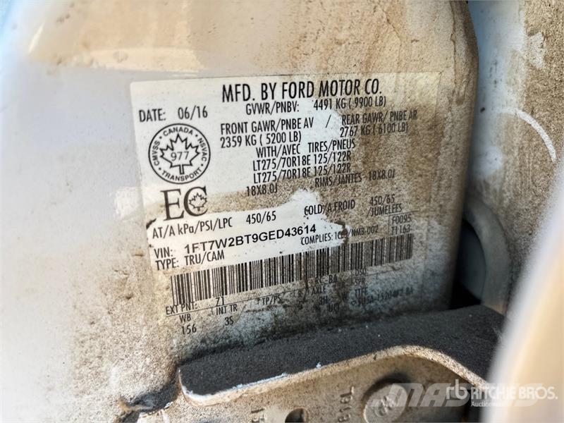 Ford F-250 4x4 Crew Cab Pickup Egyéb