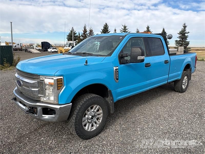 Ford F-250 4x4 Crew Cab Pickup Ostalo