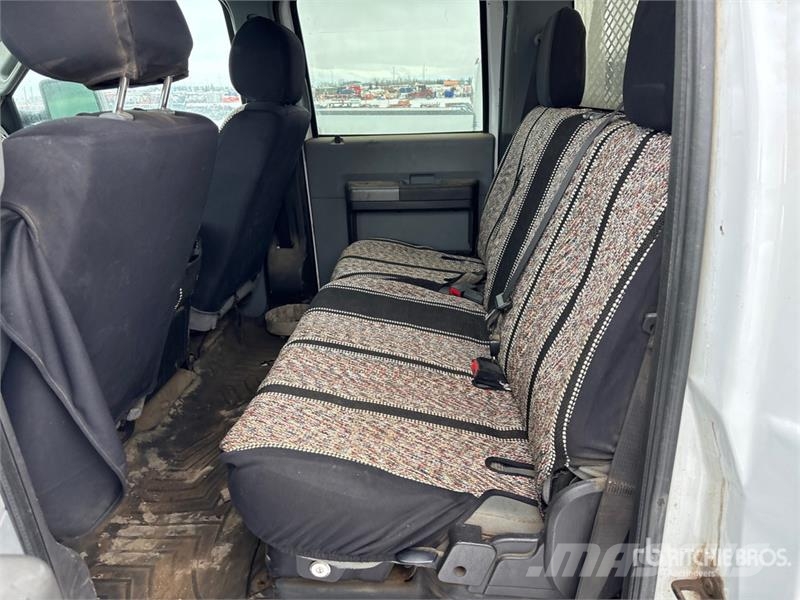 Ford F-250 4x4 Crew Cab Pickup Ostalo