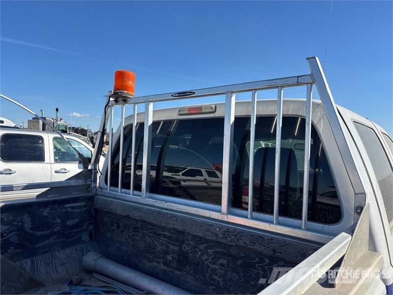 Ford F-250 4x4 Crew Cab Pickup Egyéb