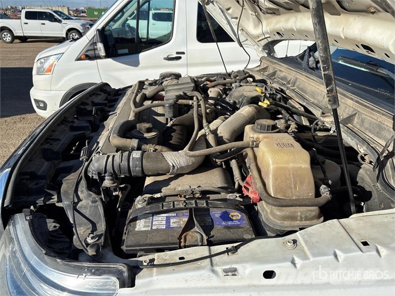 Ford F-250 4x4 Crew Cab Pickup Egyéb