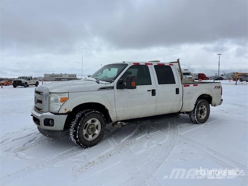 Ford F-250 4x4 Crew Cab Pickup Ostalo