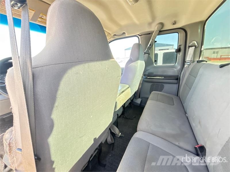 Ford F-250 4x4 Extended Cab Pickup Прочие фургоны