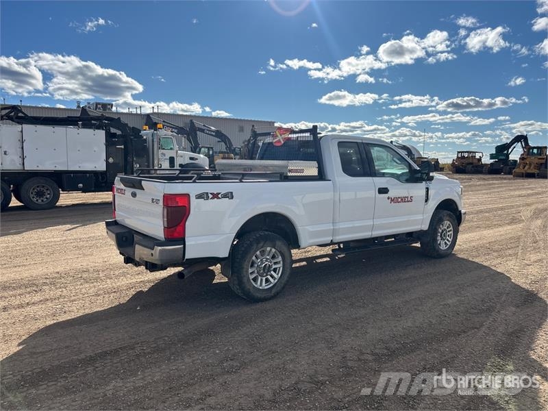 Ford F-250 4x4 Extended Cab Pickup Furgoni altro