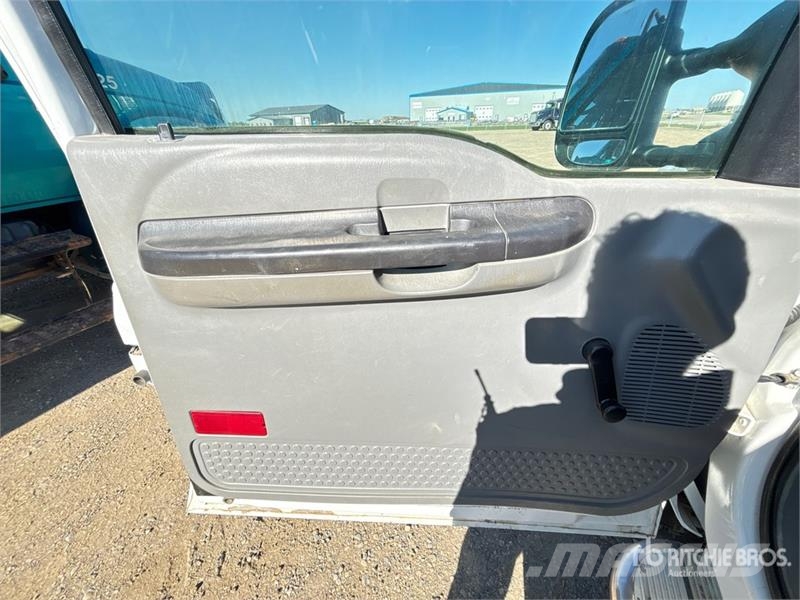 Ford F-250 4x4 Extended Cab Pickup Прочие фургоны