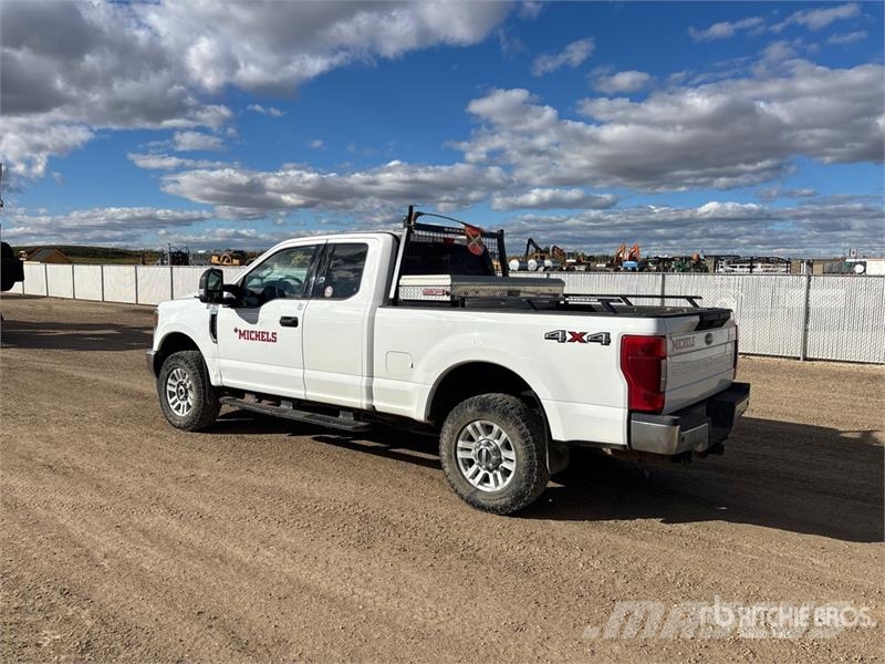 Ford F-250 4x4 Extended Cab Pickup Furgoni altro