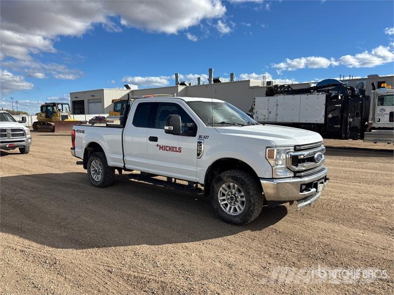 Ford F-250 4x4 Extended Cab Pickup Furgoni altro