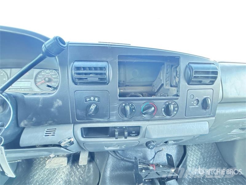 Ford F-250 4x4 Extended Cab Pickup Прочие фургоны