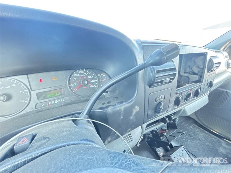 Ford F-250 4x4 Extended Cab Pickup Прочие фургоны