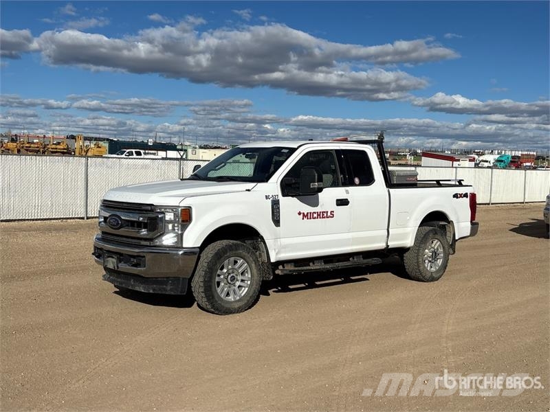 Ford F-250 4x4 Extended Cab Pickup Furgoni altro