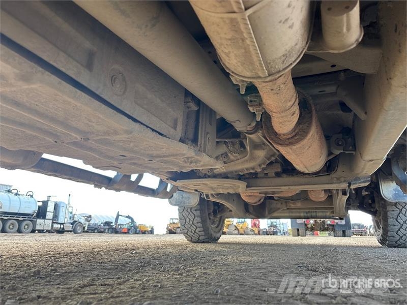 Ford F-250 4x4 Extended Cab Pickup Furgoni altro