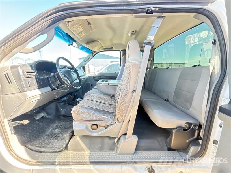 Ford F-250 4x4 Extended Cab Pickup Прочие фургоны