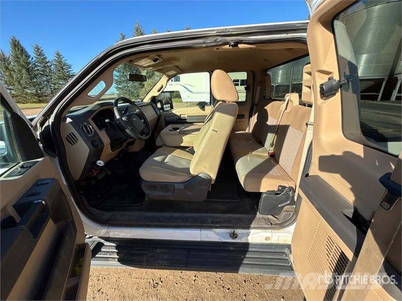 Ford F-250 4x4 Pickup Other