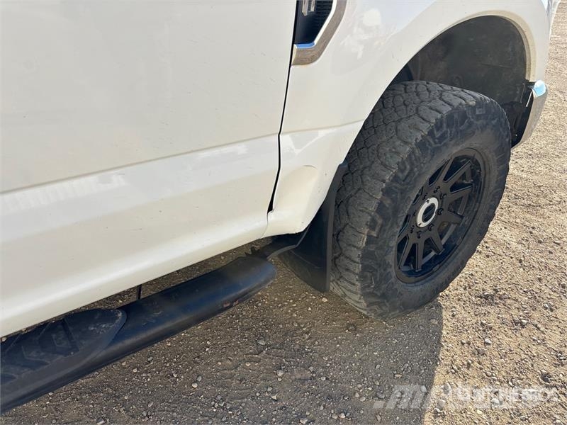 Ford F-250 FX4 4x4 Crew Cab Pickup Autre fourgon / utilitaire