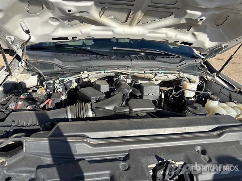 Ford F-250 FX4 4x4 Crew Cab Pickup Autre fourgon / utilitaire