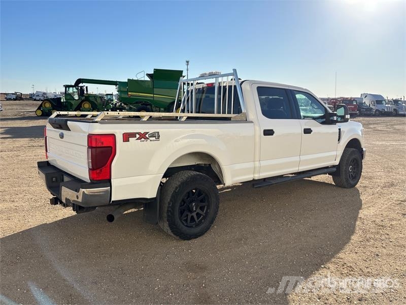 Ford F-250 FX4 4x4 Crew Cab Pickup Autre fourgon / utilitaire