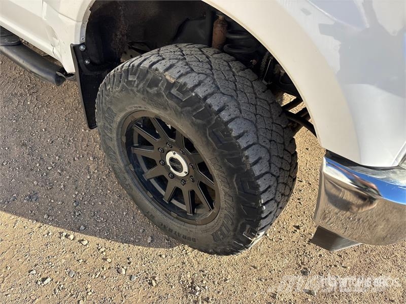 Ford F-250 FX4 4x4 Crew Cab Pickup Autre fourgon / utilitaire