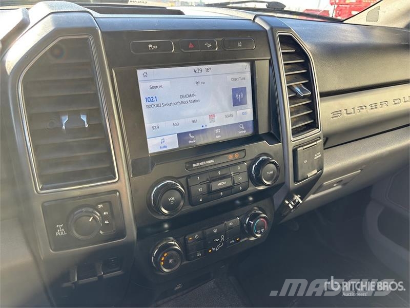 Ford F-250 FX4 4x4 Crew Cab Pickup Autre fourgon / utilitaire