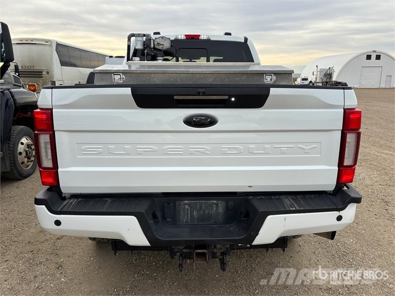 Ford F-250 Lariat 4x4 Crew Cab Pickup Прочие фургоны