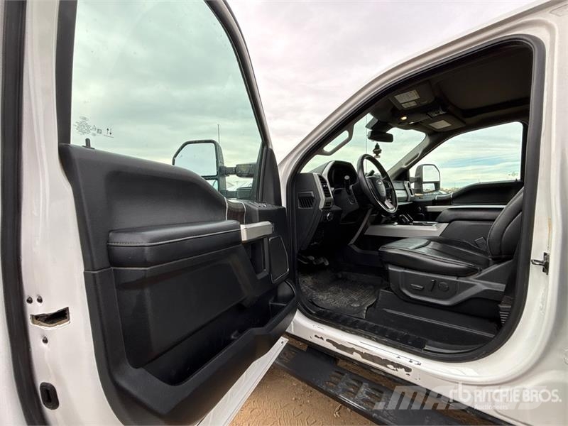 Ford F-250 Lariat 4x4 Crew Cab Pickup Прочие фургоны