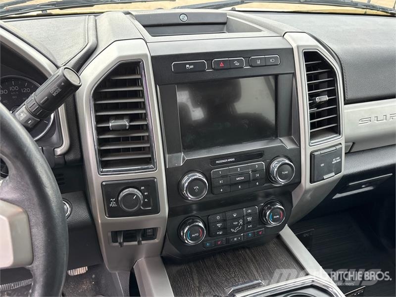 Ford F-250 Lariat 4x4 Crew Cab Pickup Прочие фургоны