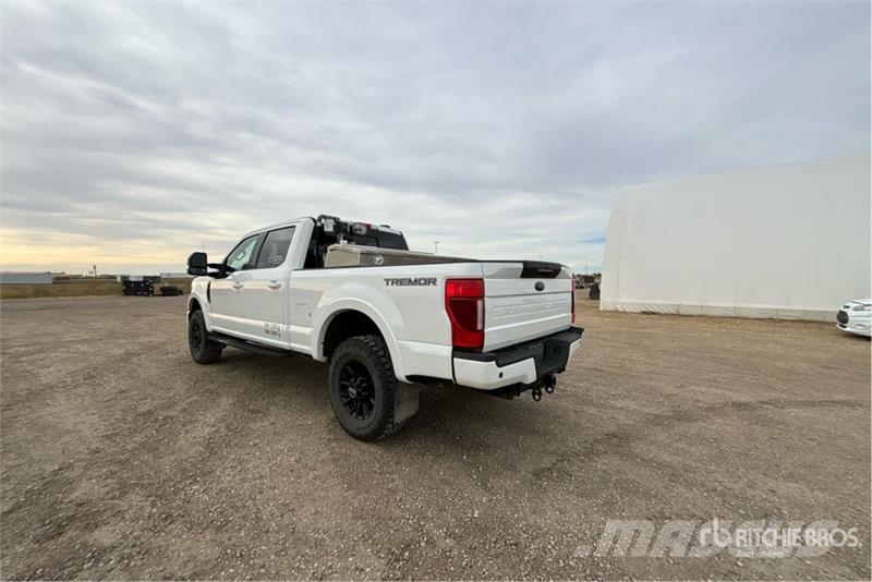 Ford F-250 Lariat 4x4 Crew Cab Pickup Прочие фургоны