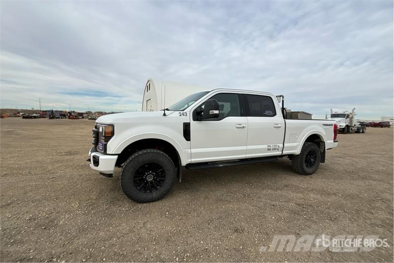Ford F-250 Lariat 4x4 Crew Cab Pickup Прочие фургоны