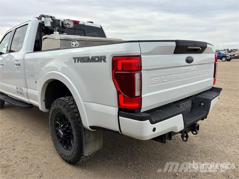 Ford F-250 Lariat 4x4 Crew Cab Pickup Прочие фургоны