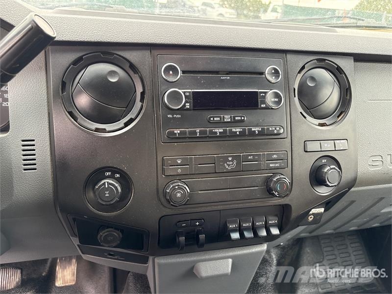 Ford F-250 XL 4x2 Extended Cab Pickup Ostalo