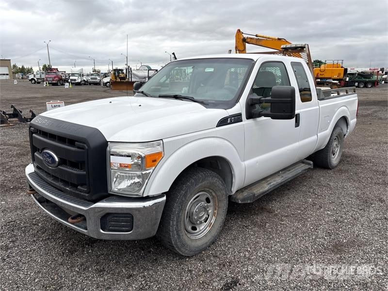 Ford F-250 XL 4x2 Extended Cab Pickup Ostalo