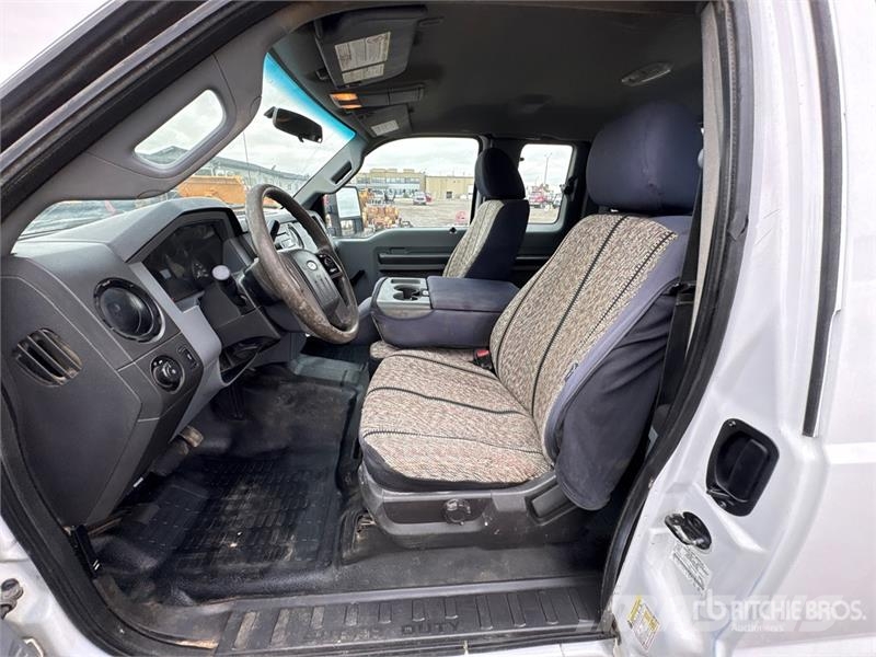 Ford F-250 XL 4x2 Extended Cab Pickup Ostalo
