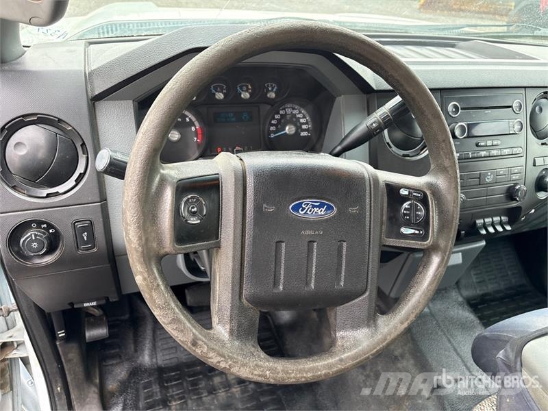 Ford F-250 XL 4x2 Extended Cab Pickup Ostalo