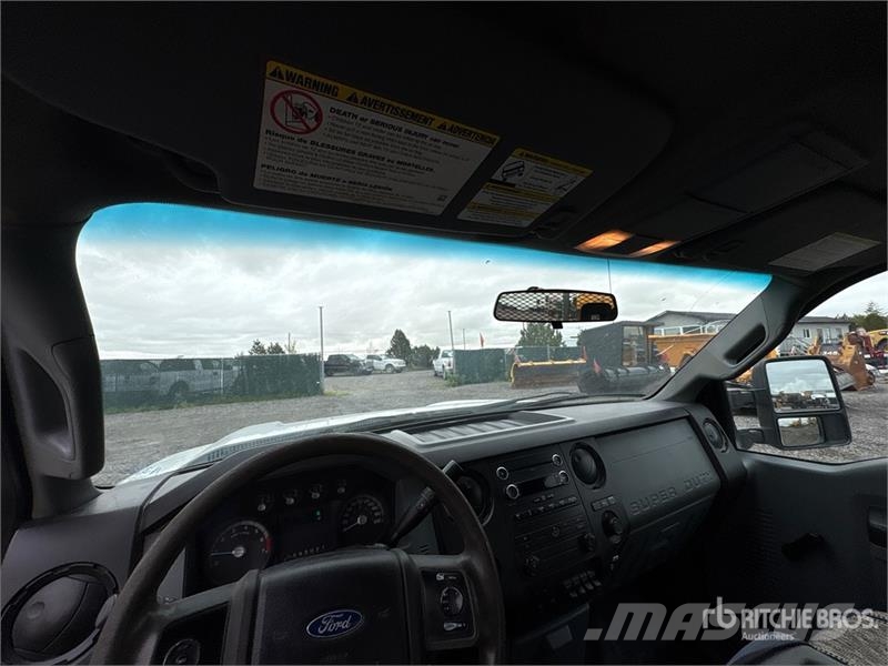 Ford F-250 XL 4x2 Extended Cab Pickup Ostalo