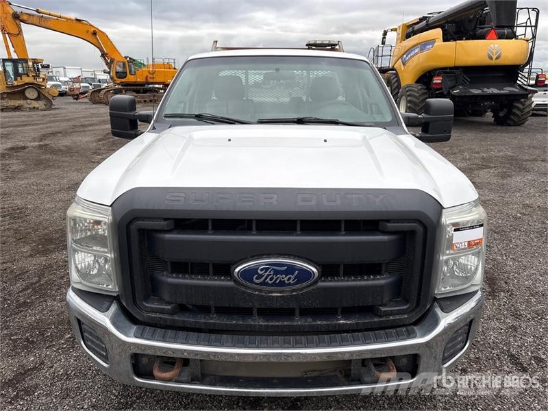 Ford F-250 XL 4x2 Extended Cab Pickup Ostalo