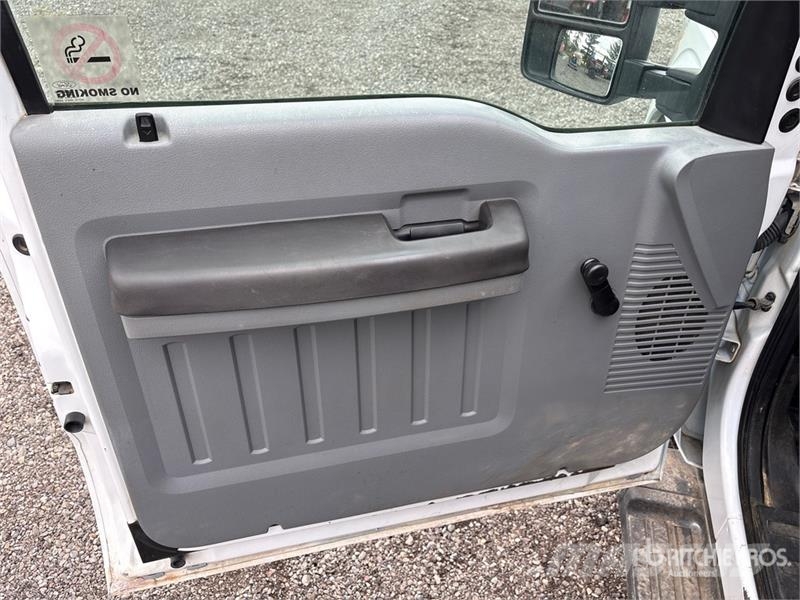Ford F-250 XL 4x2 Extended Cab Pickup Ostalo